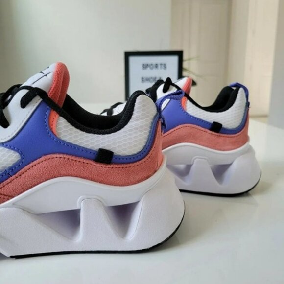 SIZE 7 WOMEN'S NIKE RYZ CU4874-104 WHITE / PINK SNEAKERS - Picture 4 of 7